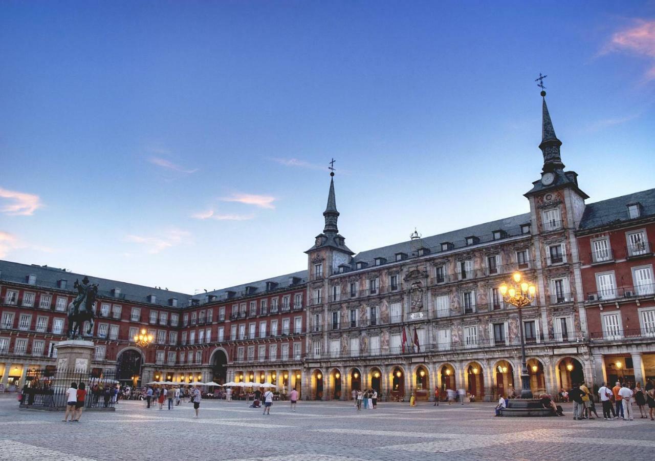 Puerta Pensión Madrid